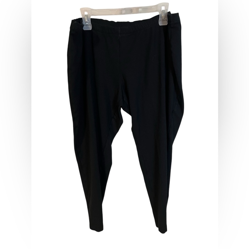 A pair of black Capri leggings in size 3X petite